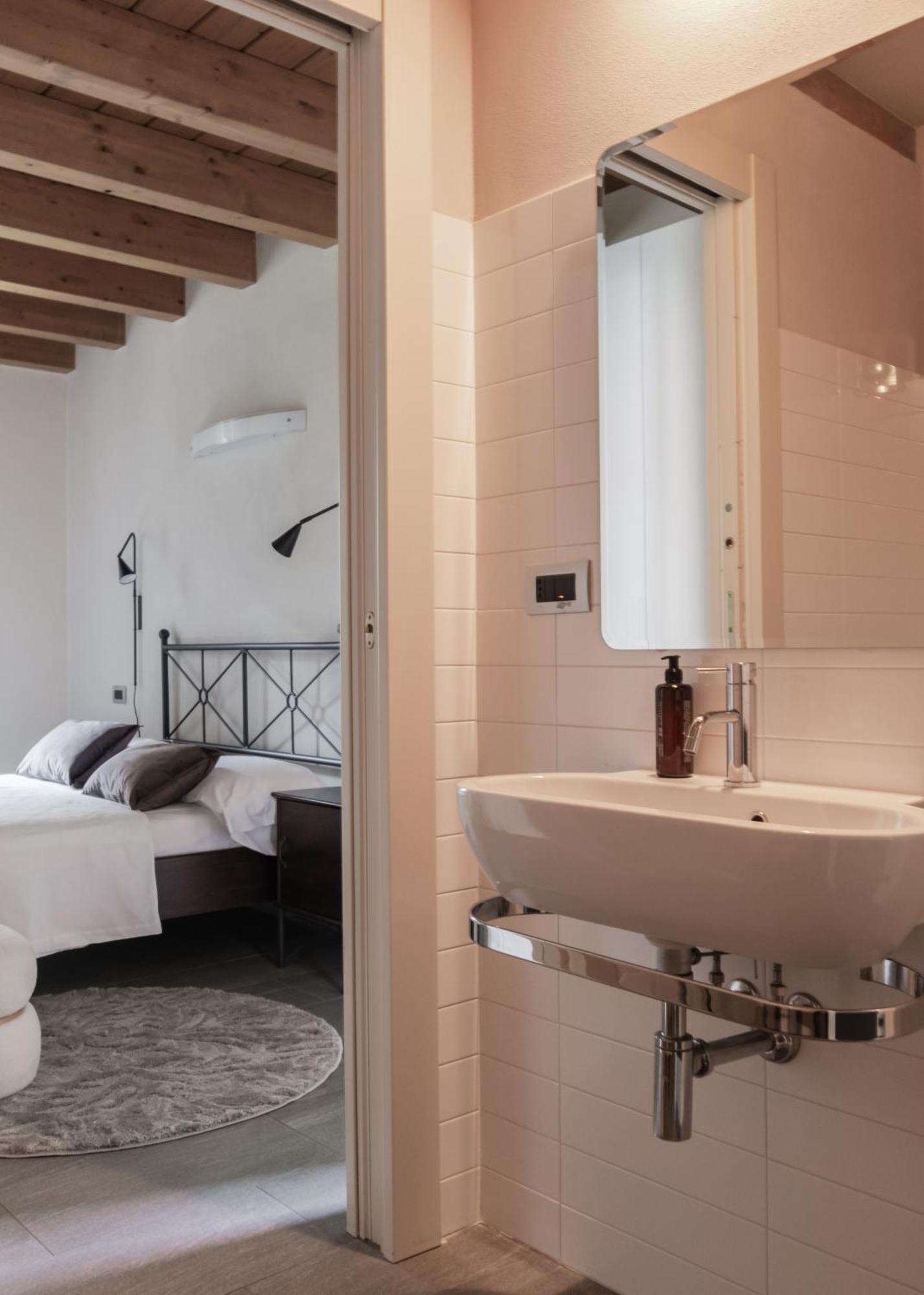 Charming Moment Di Villa Porta - Jolie Maison Луино Екстериор снимка